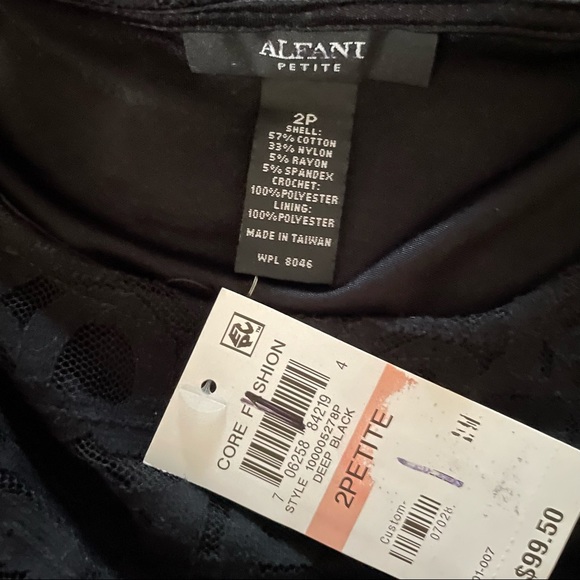 ALFANI Little Black Dress lace gorgeous bell sleeve
Size 2P 2 Petite - Picture 4 of 6